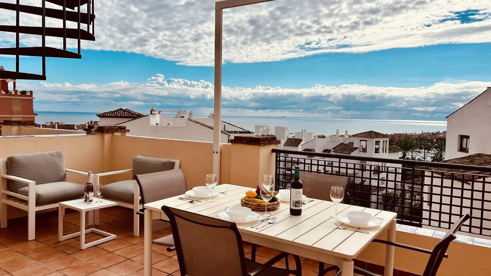 Duquesa Regent 2435 Wonderful Seaviews Duplex location